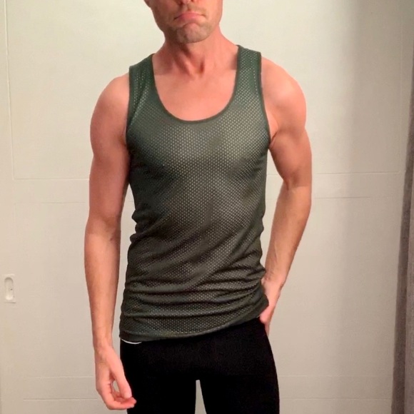 The 2 in 1 Reversible Mesh Singlet